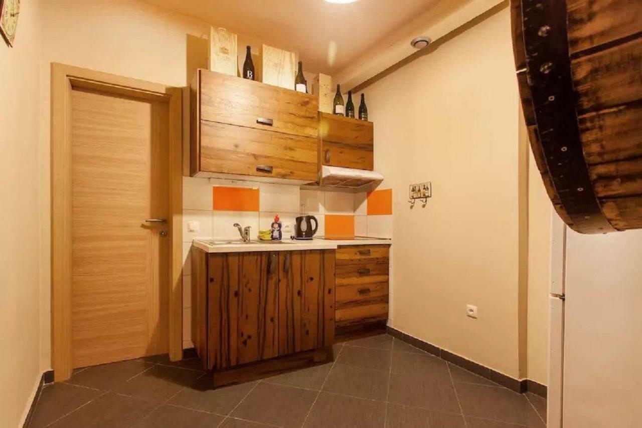 Апартаменты Beer & Wine Cellar Любляна Экстерьер фото